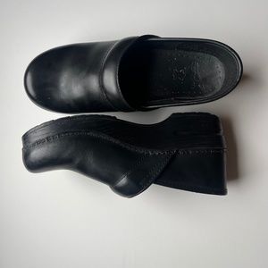 Dansko Professional Black Leather Clog Women’s 38
